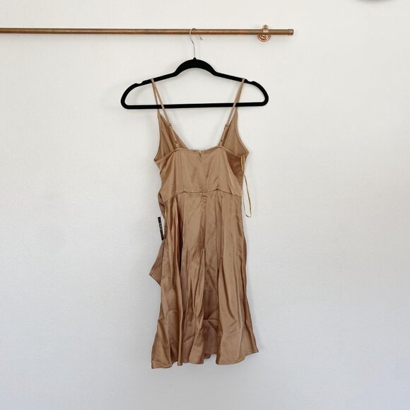 EXPRESS Satin Wrap Fit and Flare Dress NWT XS - Picture 5 of 7